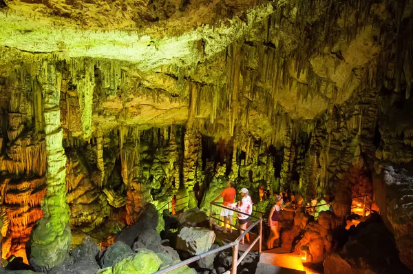 Crete Grecia Julio Los Turistas Visitan Cueva Zeus Julio 2014 —  Fotos de Stock
