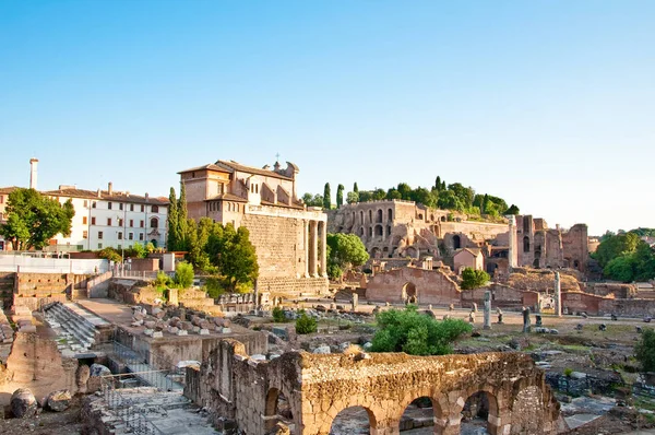 Foro Romano Durante Serata Estiva Sotto Tramonto Roma Italia — Foto Stock