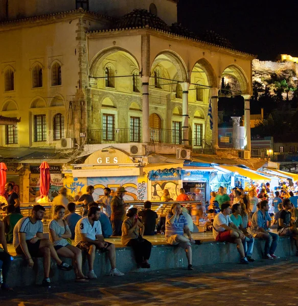 Athén Augusztus Monastiraki Négyzet Éjszaka Helyiek Turisták Élvezze Éjszakai 2014 — Stock Fotó