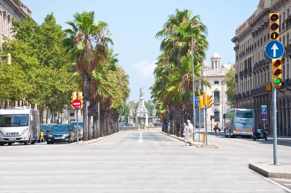 Барселона Июля Улица Барселона Geni Catala Fountain Видна Заднем Плане — стоковое фото