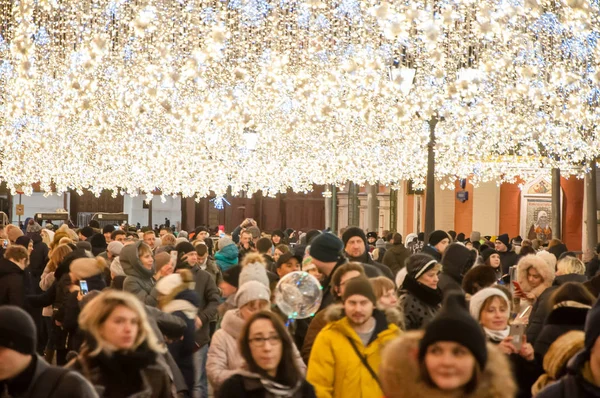 Moscú Enero Calle Ilyinskaya Llena Lugareños Turistas Durante Navidad Enero — Foto de Stock