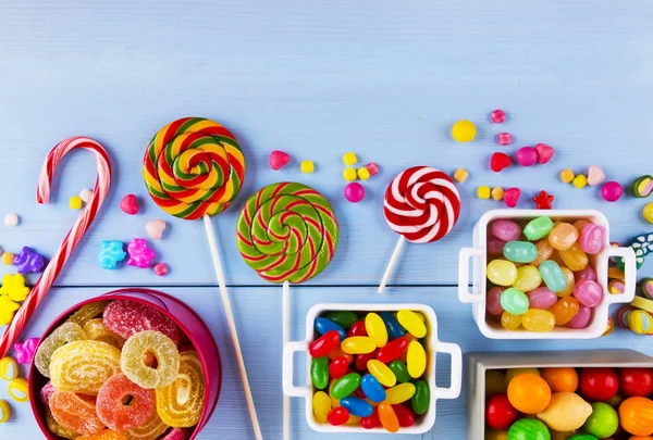 Blandade färgglada sötsaker — Stockfoto