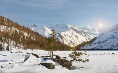Güzel kış manzara, Altay Dağları, Sibirya, Rusya Federasyonu.
