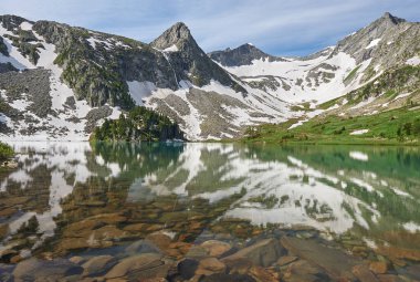 Güzel yaz manzara, Altay Dağları Rusya.