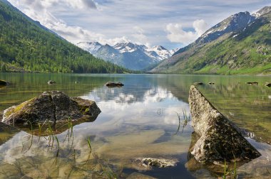 Güzel yaz manzara, Altay Dağları Rusya.