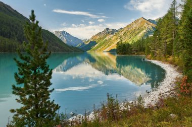 Güzel sonbahar manzara, Altay Dağları Rusya.