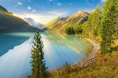 Güzel yaz manzara, Altay Dağları Rusya.