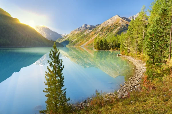 Güzel yaz manzara, Altay Dağları Rusya.