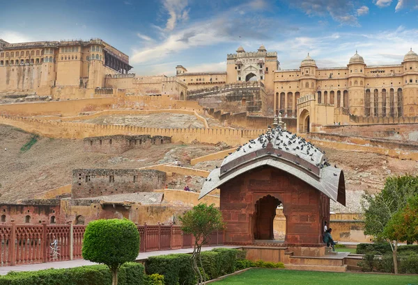 Amer Fort está localizado em Amer, Rajasthan, Índia . — Fotografia de Stock