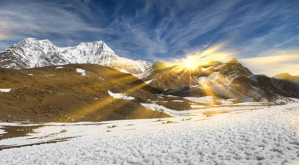 Annapurna dağlar Nepal Himalayalar. — Stok fotoğraf