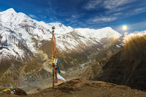 Montagnes Annapurna dans l'Himalaya du Népal . — Photo
