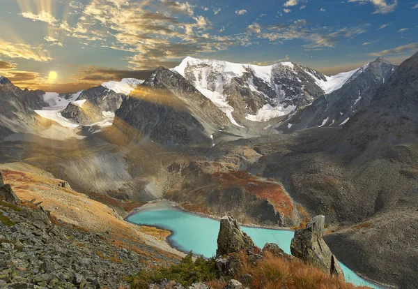 美しい夏の風景、ロシアのアルタイ山脈. — ストック写真