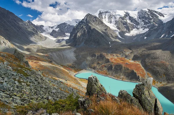 Güzel sonbahar manzara, Altay Dağları Rusya. — Stok fotoğraf