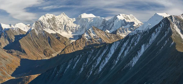 Bela paisagem de outono, montanhas Altai Rússia . — Fotografia de Stock