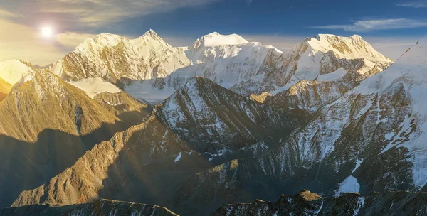 Güzel sonbahar manzara, Altay Dağları Rusya. — Stok fotoğraf