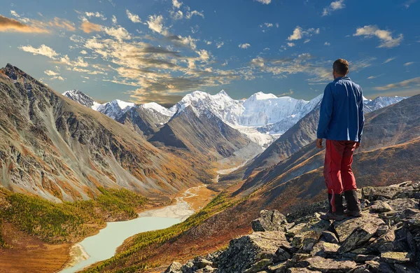 Beautiful autumn landscape, Altai mountains Russia. — Stock Photo, Image