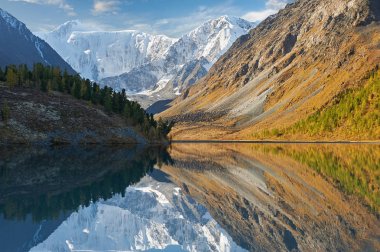 Güzel sonbahar manzara, Altay Dağları Rusya.