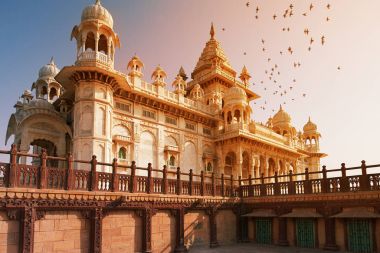 Jodhpur, Hindistan'ın içinde bulunan bir kenotaph Jaswant Thada olduğunu