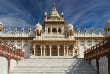 Jodhpur, Hindistan'ın içinde bulunan bir kenotaph Jaswant Thada olduğunu