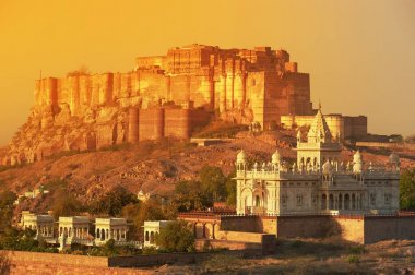 Mehrangarh Kalesi ve Jaswant Thada Türbesi
