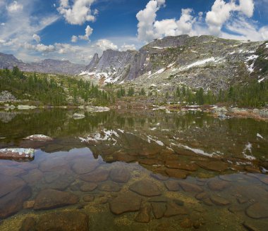 Ergaki Ridge doğa parkı. Krasnoyarsk bölgesi Rusya