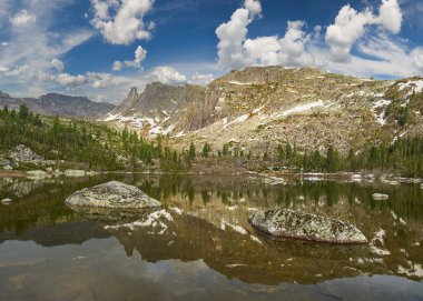 Ergaki Ridge doğa parkı. Krasnoyarsk bölgesi Rusya