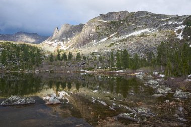 Ergaki Ridge doğa parkı. Krasnoyarsk bölgesi Rusya