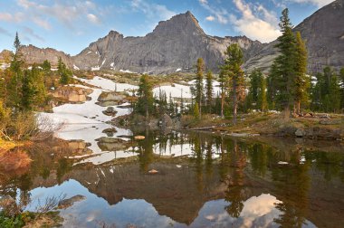 Ergaki Ridge doğa parkı. Krasnoyarsk bölgesi Rusya