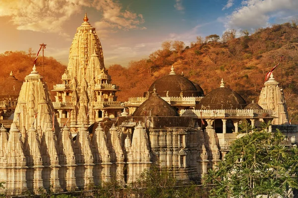Ranakpur Jain templo ou Chaturmukha, Dharana, Vihara, é um templo Jain em Ranakpur — Fotografia de Stock