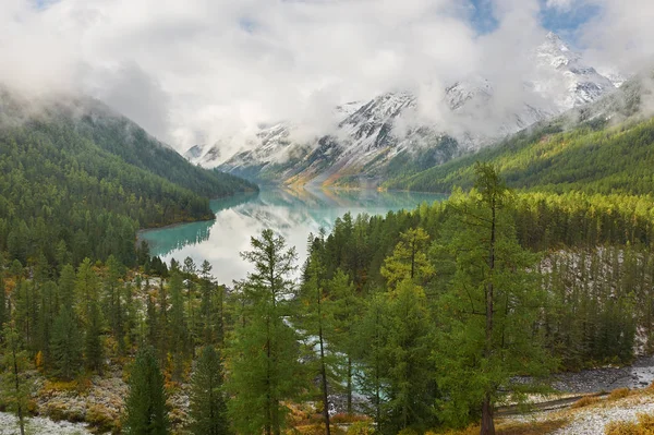 Horské jezero — Stock fotografie