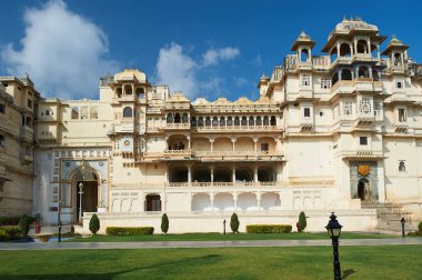 Udaipur Şehir Sarayı, Hindistan 'ın Rajasthan eyaletinin Udaipur şehrinde yer alan bir saray kompleksidir..