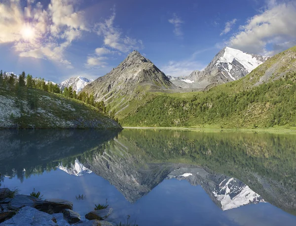 Roerichova Krajina Údolí Yarlu Krásná Jarní Krajina Rusko Sibiř Altai Stock Obrázky