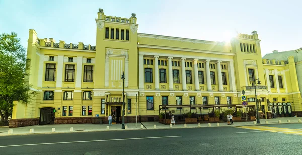 Малая Дмитровка, 6. Здание театра "Ленком" в Москве . — стоковое фото