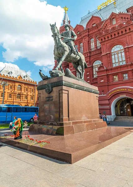 O monumento ao marechal G. K. Zhukov.State museu histórico em — Fotografia de Stock