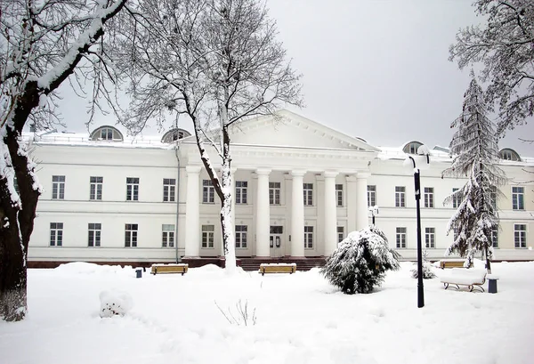 Annelik hastaneye Poltava