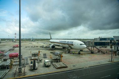 Jakarta, Java / Endonezya - 23 Şubat 2020: Havaalanında hazırlanmış geniş gövdeli uçak