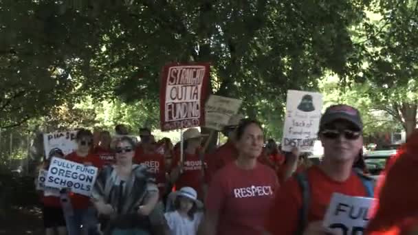 Crowd Marching City Streets Redfored Campaign Supporting Teachers Students Fund — Stock Video