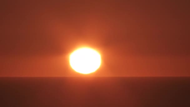 Caducidad Puesta Sol Día Noche Sobre Horizonte Oceánico Cielo Cálido — Vídeos de Stock