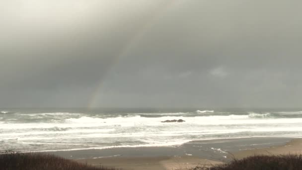 Olas Que Estrellan Costa Del Pacífico Oregon Día Tormentoso Con — Vídeos de Stock