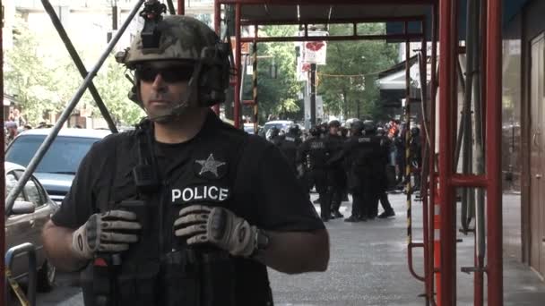 Birkaç Polis Memuru Portland Şehir Merkezinde Toplanıyor Olay Yeri Sıkı — Stok video