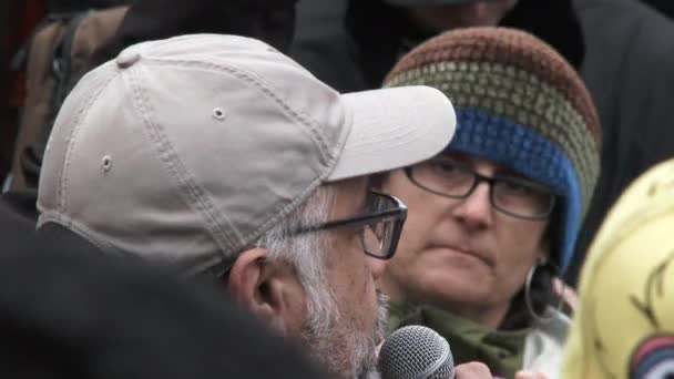 Very Passionate Man Speaks Out Large Crowd Pioneer Courthouse Portland — Stock Video