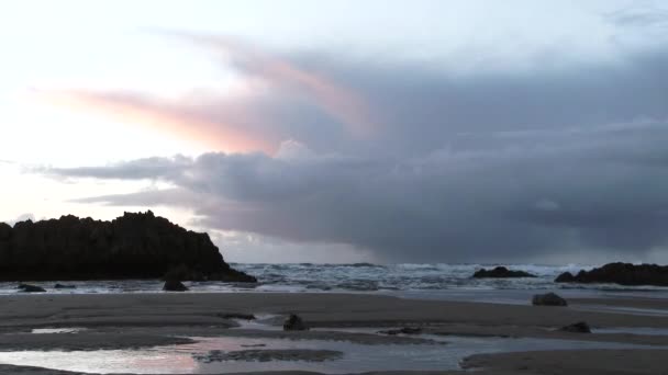 Tidsförlopp Stora Åska Storm Moln Utanför Pacific Ocean Byggnaden Och — Stockvideo