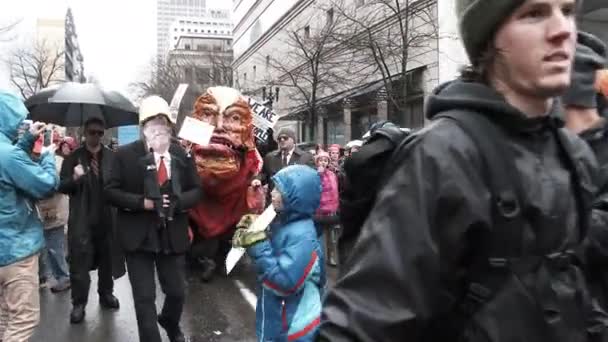 Monstro Trump Com Milhares Manifestantes Tomar Ruas Centro Portland Após — Vídeo de Stock