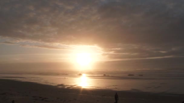 Oregon Sahili Ndeki Zaman Atlaması Günbegün Okyanusun Üzerinde Batıyor — Stok video