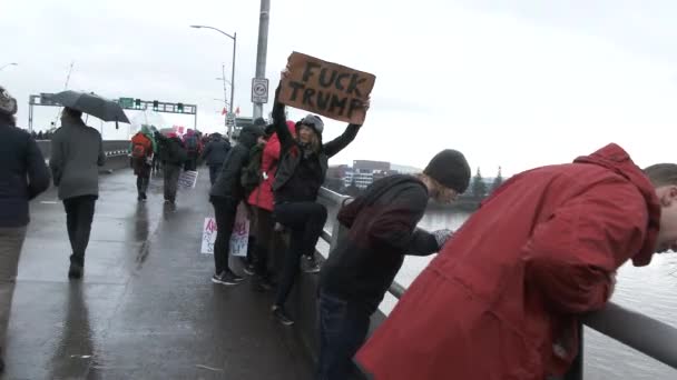 Woman Holding Fuck Trump Sign Smiles Camera Women March Held — Stok video