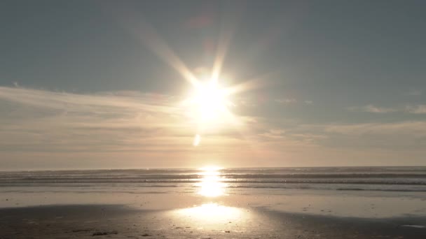 Sun Centers Frame Pacific Ocean Oregon Coast Clear Calm Day — Stock Video
