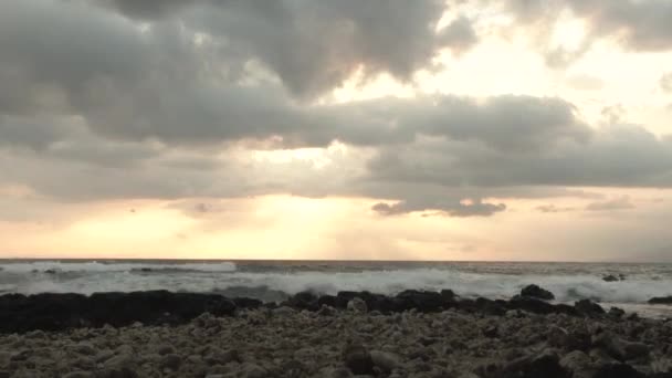 Tiempo Pasa Maui Hawai Playa Durante Atardecer Con Sol Cayendo — Vídeos de Stock