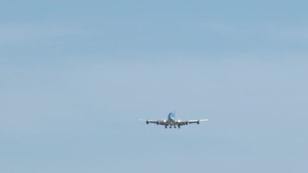 空軍オレゴン州ポートランド空港の着陸のために来る1人 — ストック動画