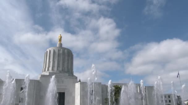 Salem Oregon Edifício Capitol Exterior Fontes Pátio — Vídeo de Stock