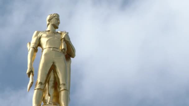 Салем Орегон Капитолий Здание Пионер Человек Статуя Крупным Планом Временем — стоковое видео